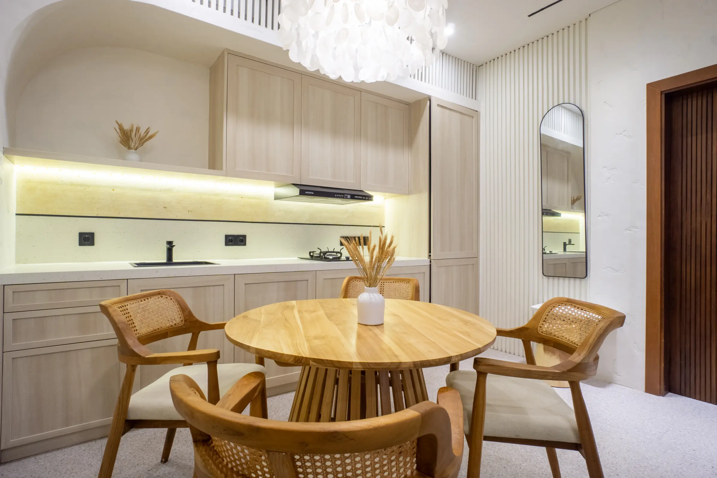 Apartment with Ocean View at White Residence, Kutuh