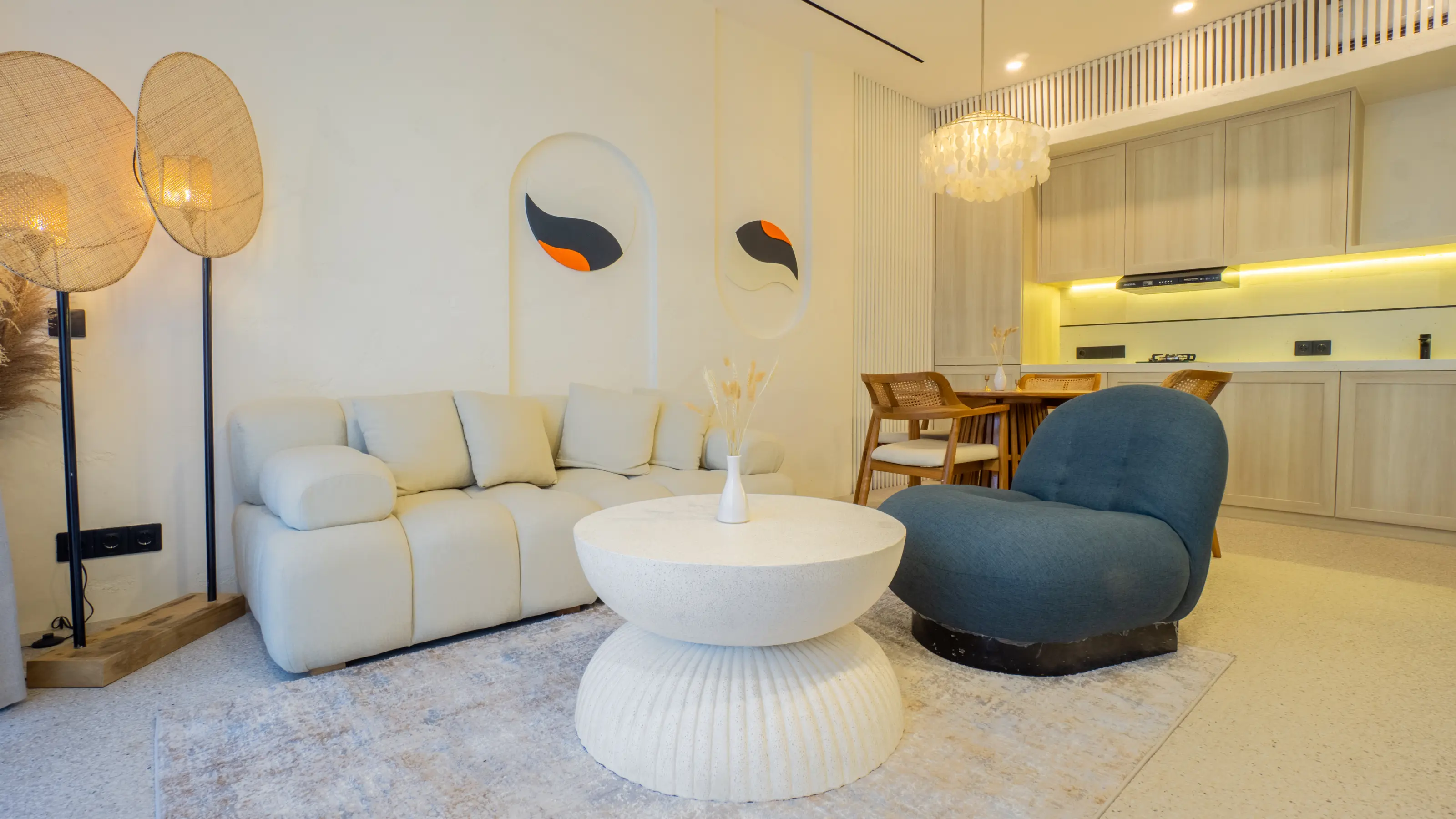 Apartment with Private Pool at White Residence