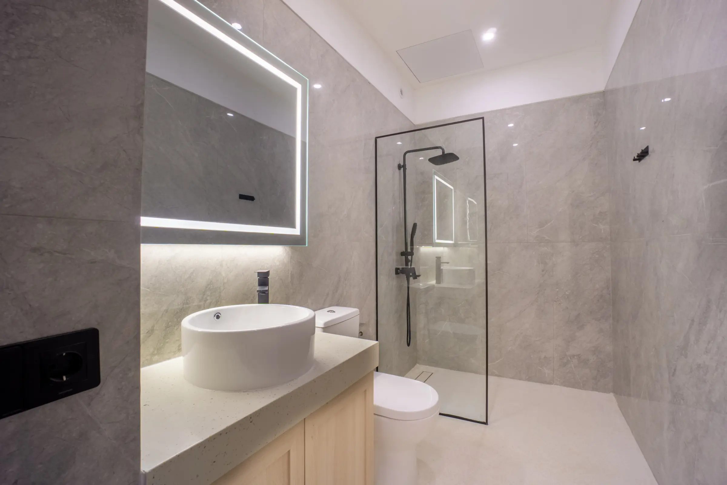 Apartment with Private Pool at White Residence