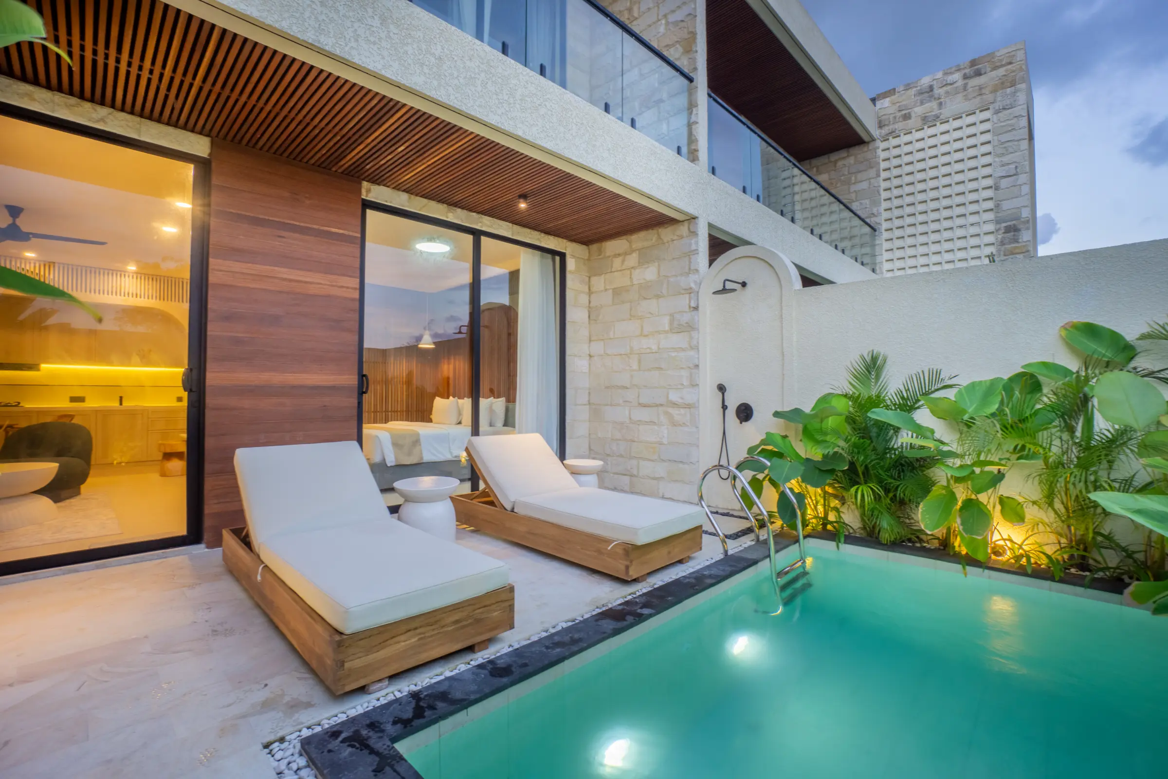 Apartment with Private Pool at White Residence