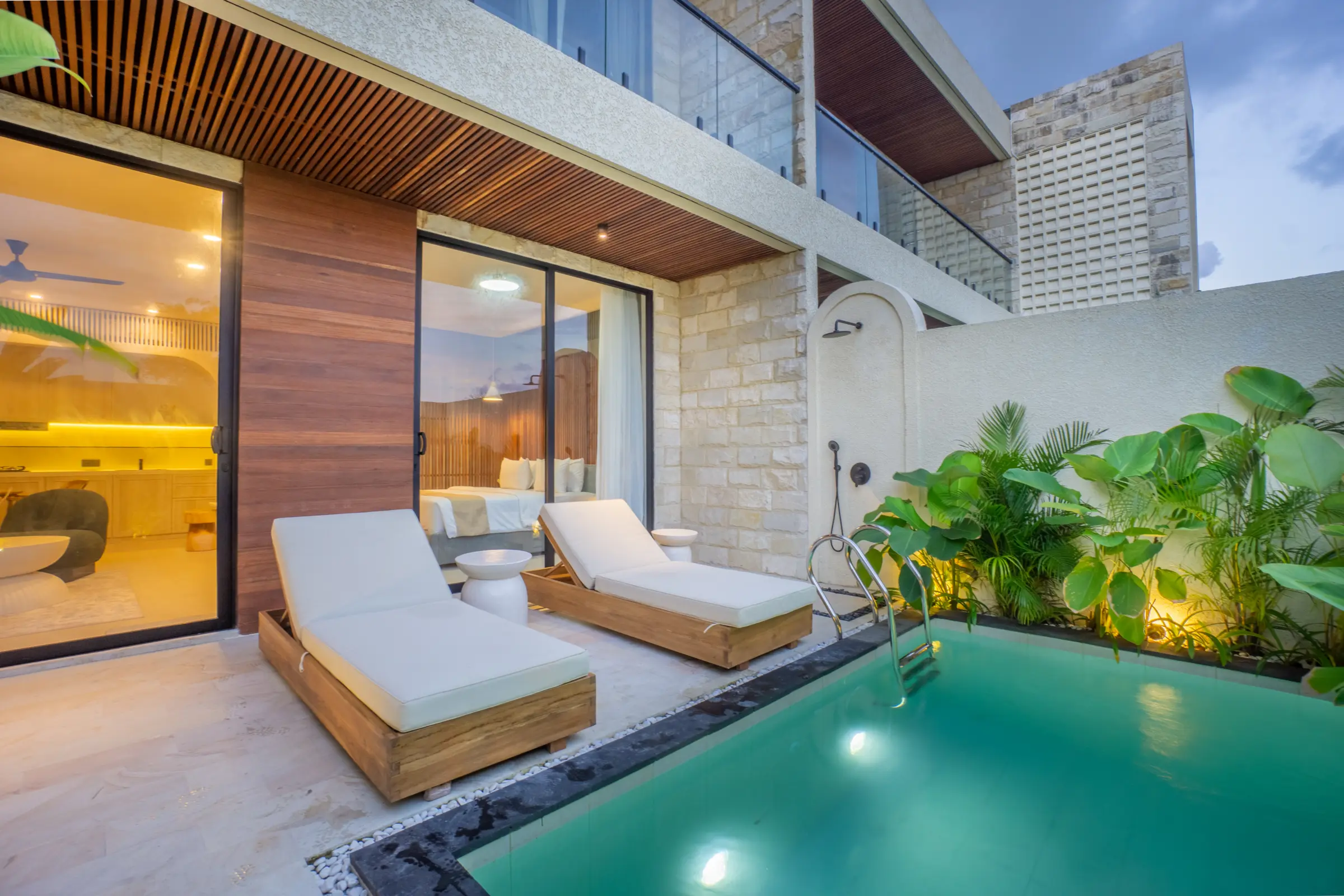 Apartment with Private Pool at White Residence
