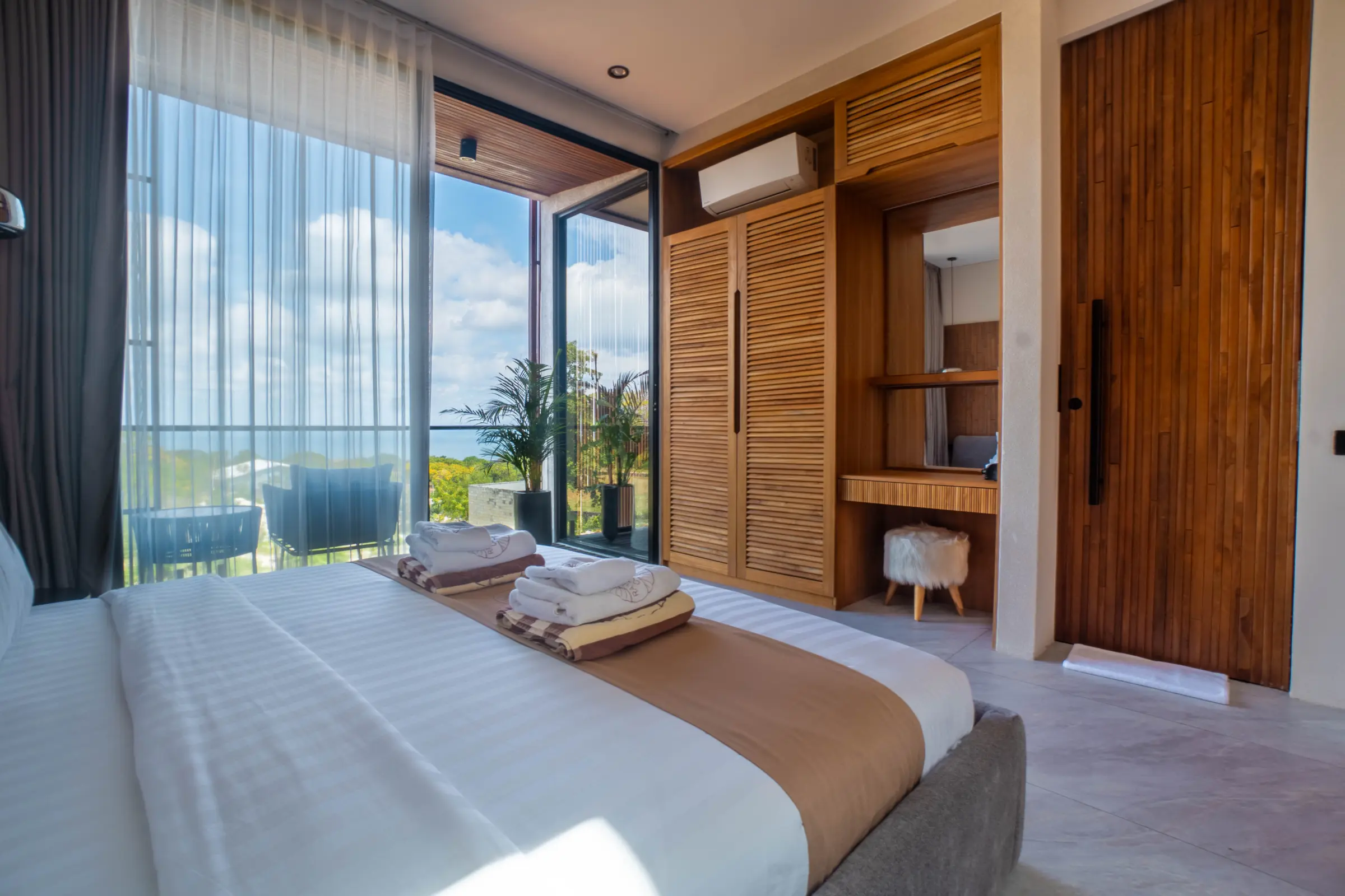 Villa with Ocean View and Rooftop at Rahya Villas