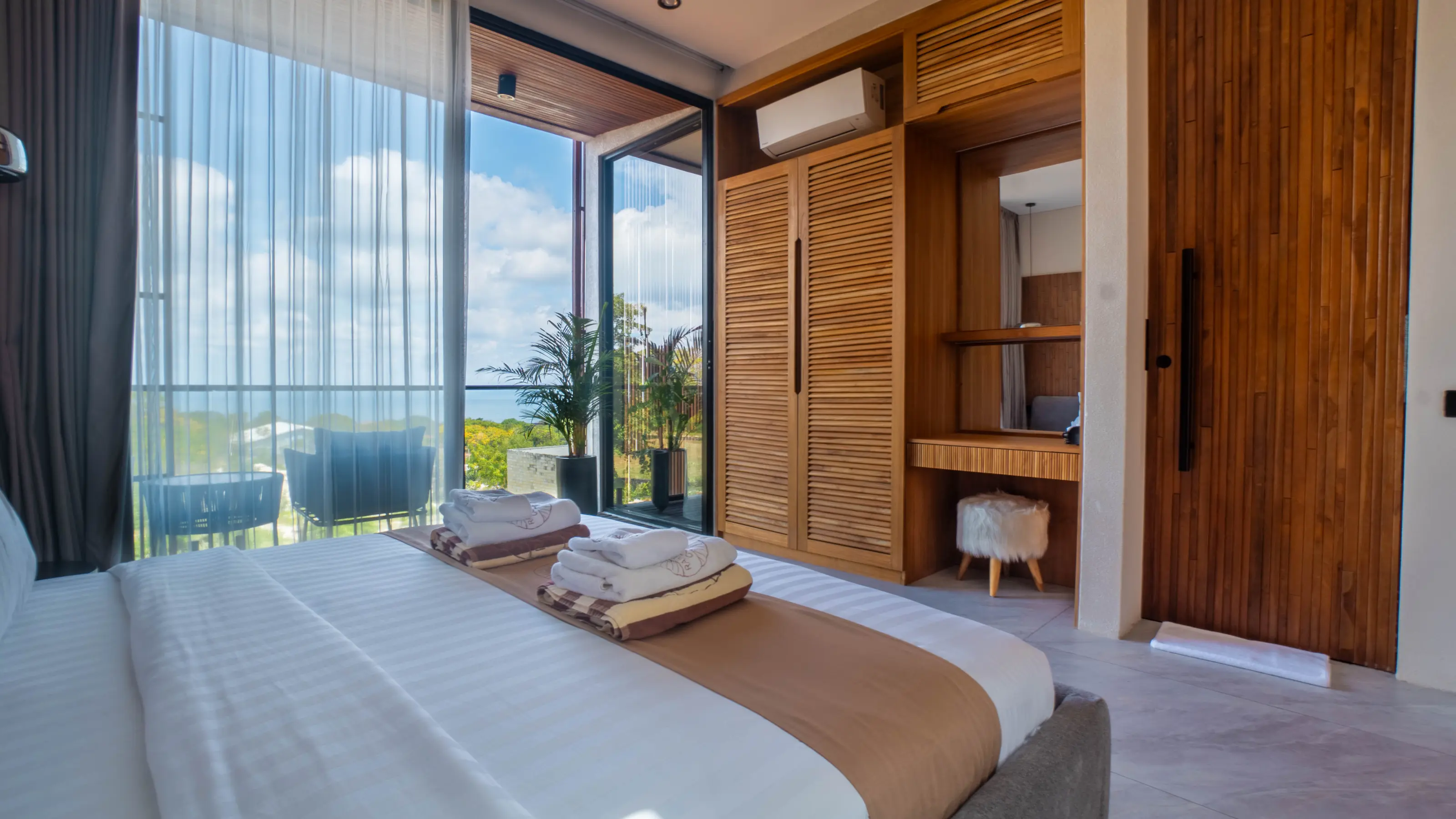 Villa with Ocean View and Rooftop at Rahya Villas