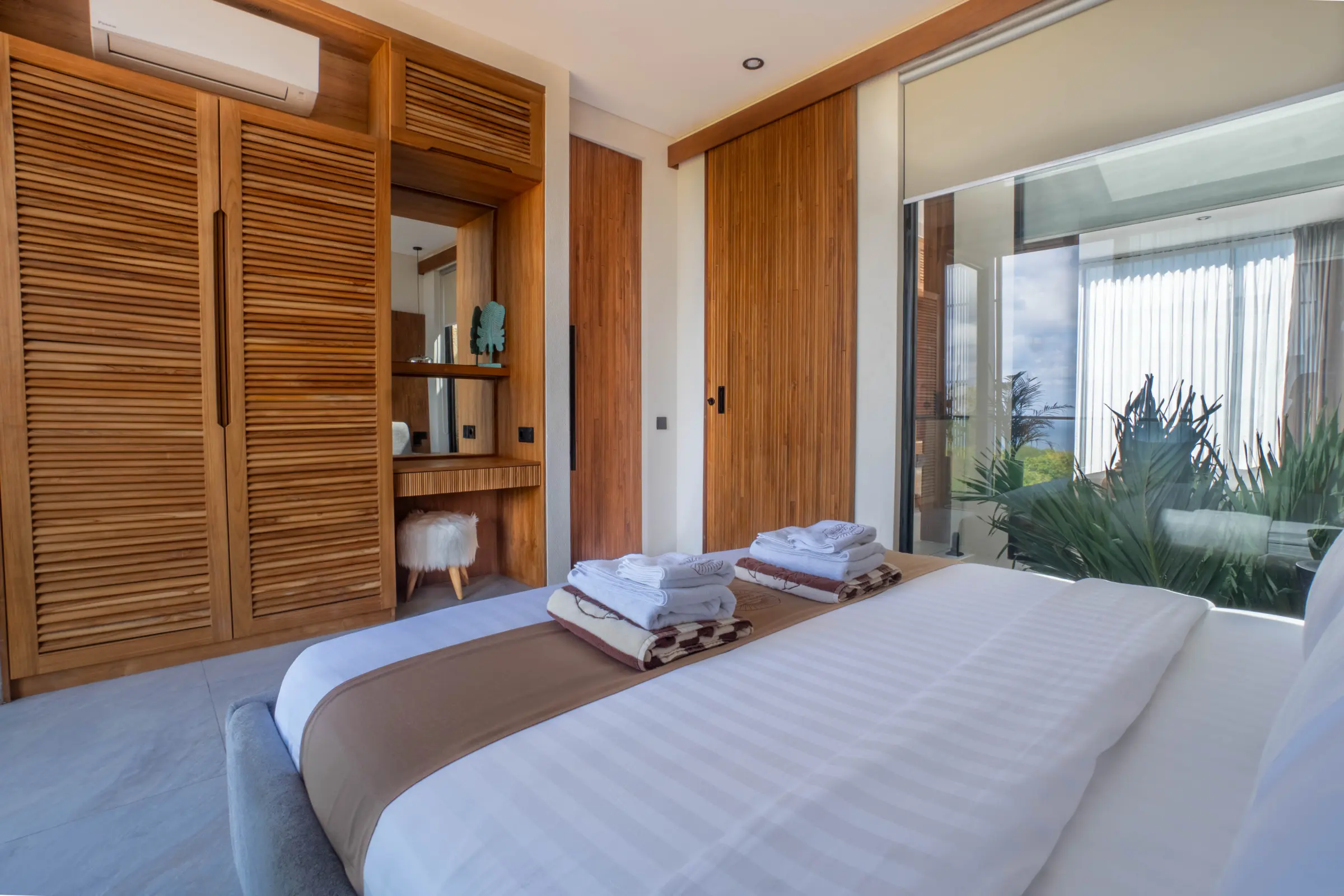 Villa with Ocean View and Rooftop at Rahya Villas