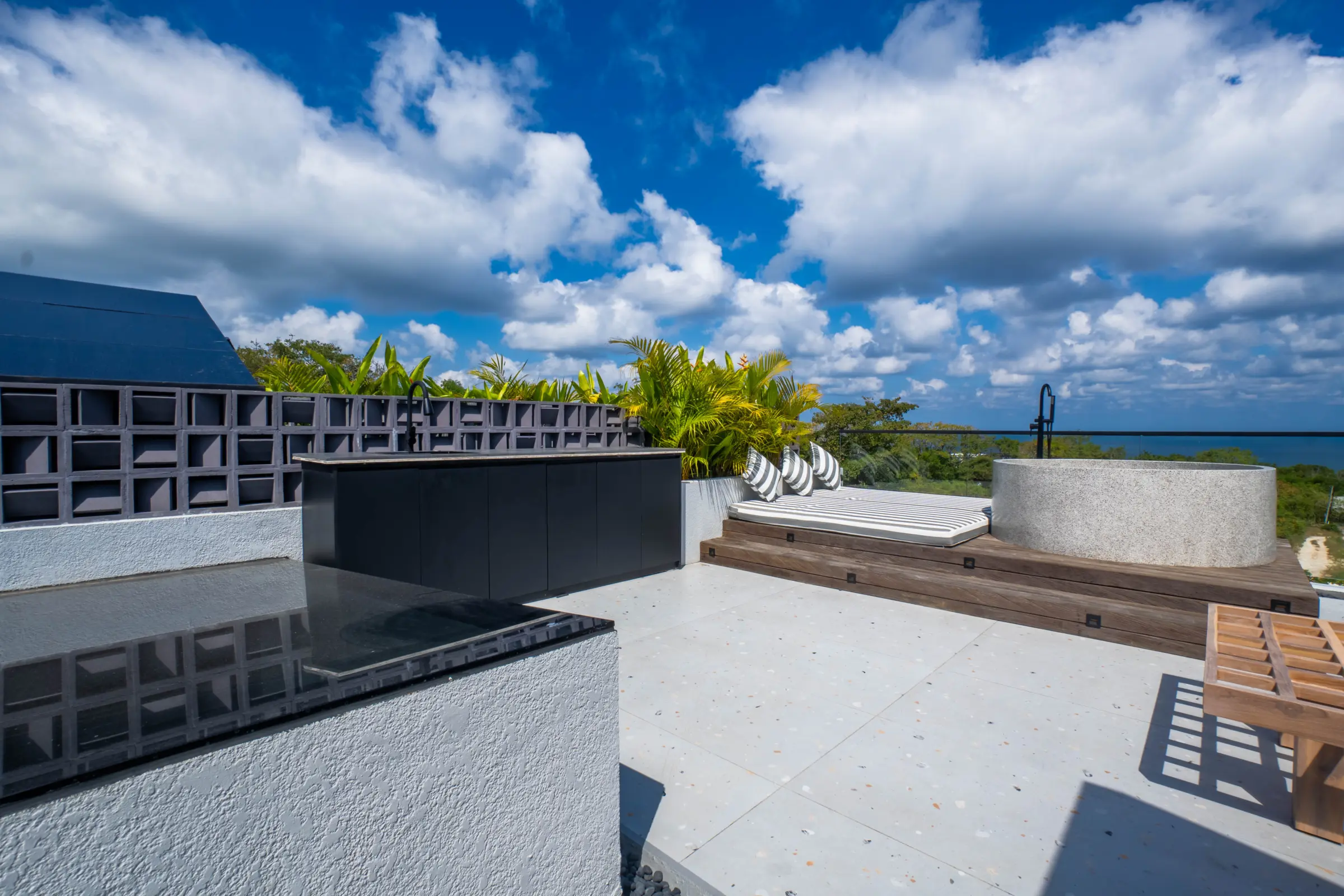 Villa with Ocean View and Rooftop at Rahya Villas