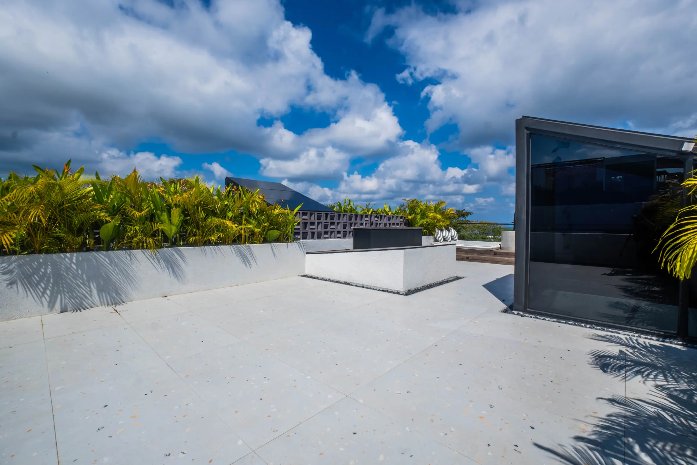 Villa with Ocean View and Rooftop at Rahya Villas